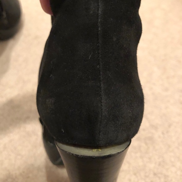 Barely worn Steve Madden black booties high heel - Picture 5 of 6